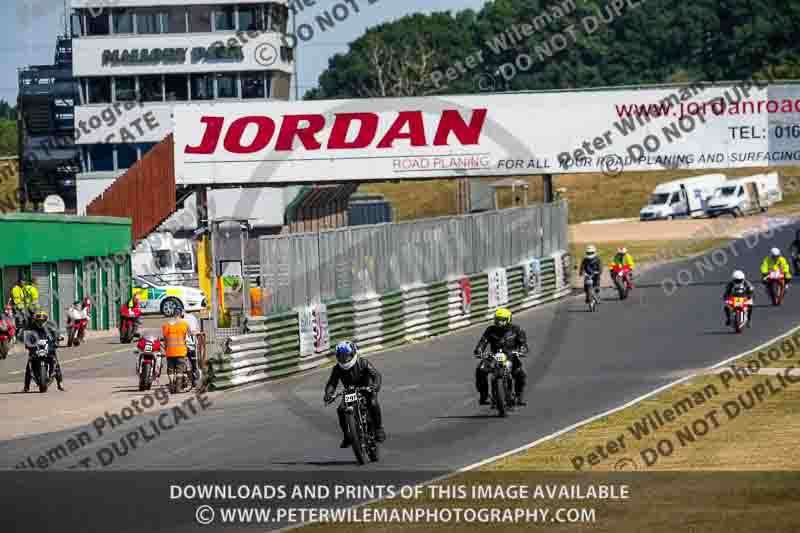 Vintage motorcycle club;eventdigitalimages;mallory park;mallory park trackday photographs;no limits trackdays;peter wileman photography;trackday digital images;trackday photos;vmcc festival 1000 bikes photographs
